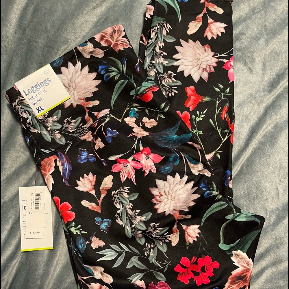 NWT High-Rise Leggings.